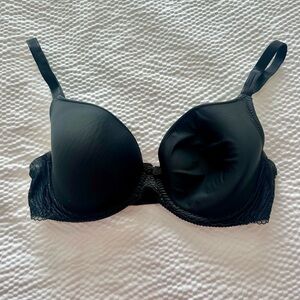 Wacoal 34DD Elegant Black Lace Bra